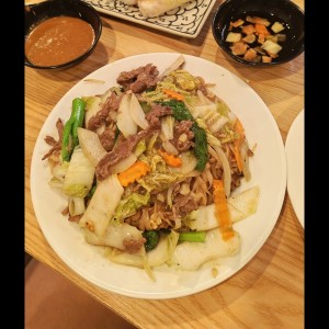Fideos Salteados Con Carne de res