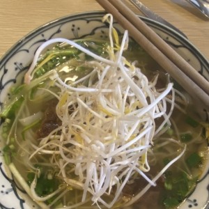 Pho de res estofada