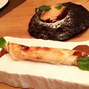Panqueque con dulce de leche y lava cake
