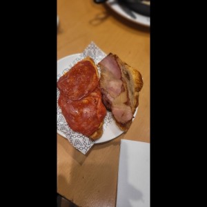 emparedado cantimpalo y extra tocino