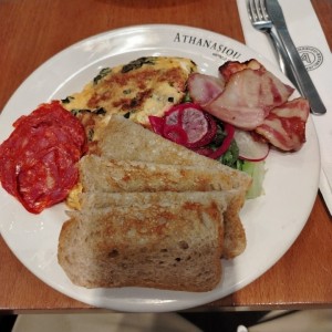 Grand omelette con cantimpalo