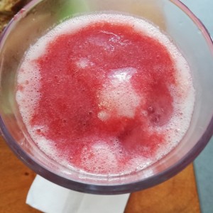 Jugo de fresa y guineo