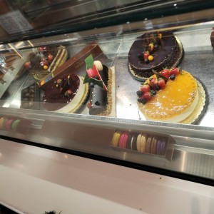 Macarons, Mouse de Maracuya, Opera, Cheese cake, Cake de Chocolate