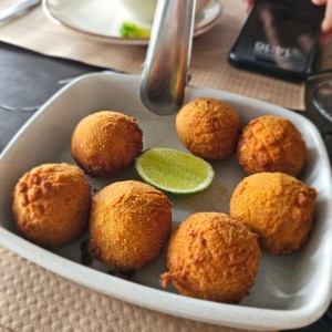 ENTRADAS CALIENTES - Croquetas de Corvina