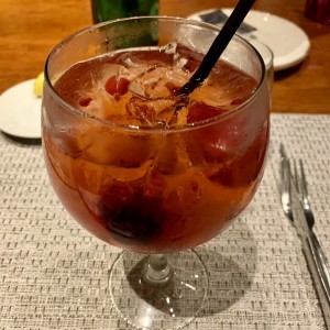 Gin tonic de frutos rojos