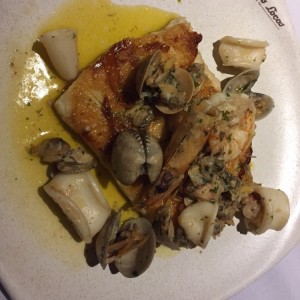 corvina al pescatore con salsa al oleo