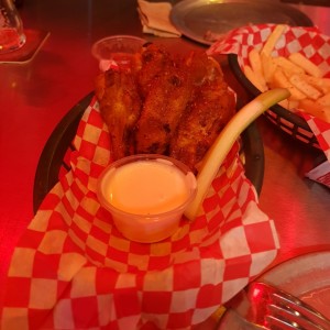 alitas al grill con salsa cajun