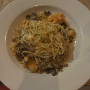 Pasta de camarones al funghi