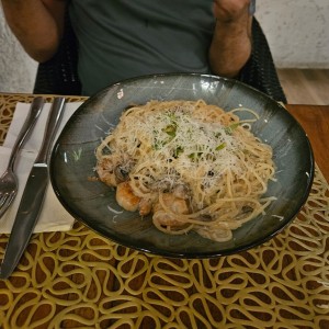 Pasta Fungi con camarones 