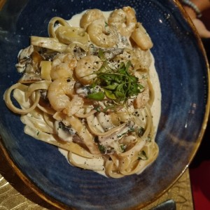 Fetuccini con Camarones
