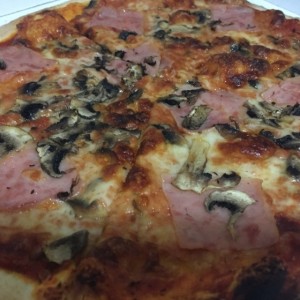 pizza hongos y jamon