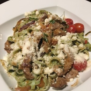 pasta de albahaca con filete