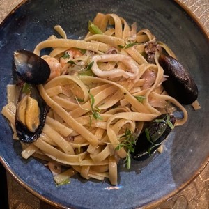 Pasta frutti di mare