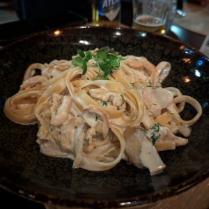 Pasta Alfredo con Pollo 