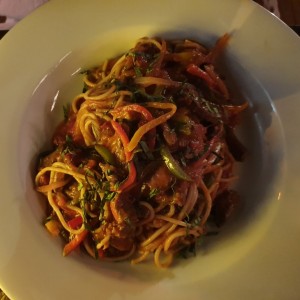 Pasta con trozos filete