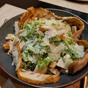 Ensalada Cesar con Pollo
