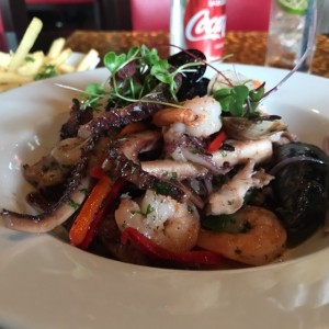 Salteado de mariscos