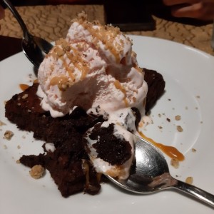 Brownie con helado
