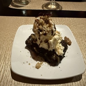 Brownie con helado