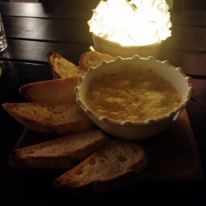 Dip de queso asiago.