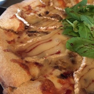 pizza brie