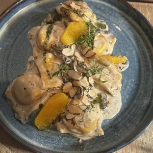 Pasta a la Crema con Trozos de Pollo