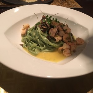 Pasta de camarones e funghi