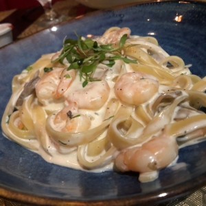 Pasta Camarones e Funghi