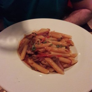 Pasta con Trozos de Filete