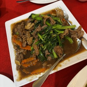Carne de Res con hoja de mostaza