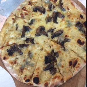 pizza 4 quesos