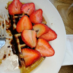Wafles con Nutella y fresas