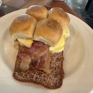 BREAKFAST SANDWICHES - BREAKFAST SANDWICH