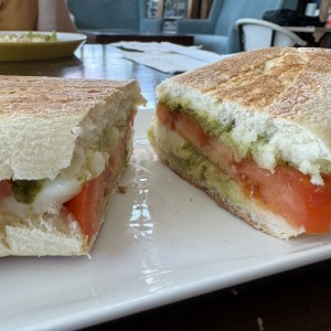 Sandwich de capresa