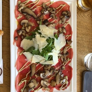 Carpaccio de res