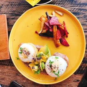 Huevos Benedictos