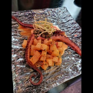 Platos Principales - Pulpo al Wok