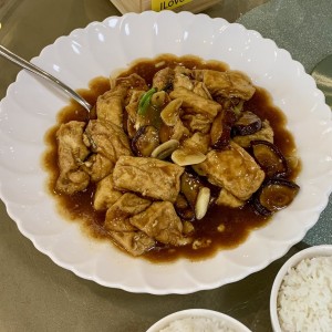Tofu En salsa Marrón