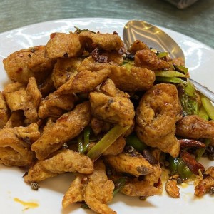Intestino frito picante