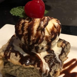 brownie con helado