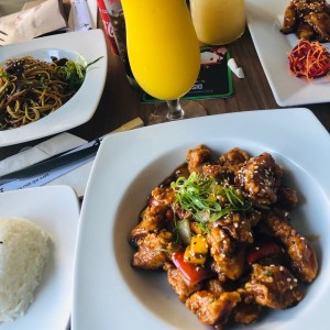 Platos Fuertes - Pollo Agridulce