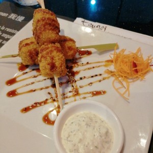 Brocheta de platano y queso
