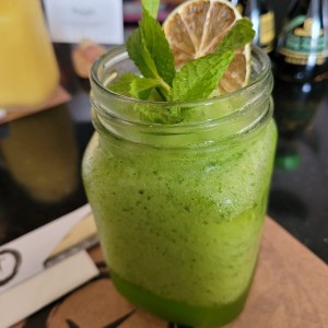 limonada con hierbabuena