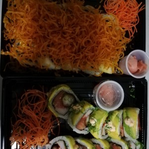 Sushi rolls Tsugoii Brisas del Golf