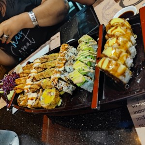 Rolls mixtos (lava, arigatou, tropical, canalero, Tori BBQ y Toriniku)
