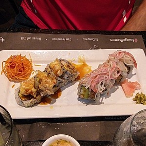 Rollos Especiales - Ebi rock y Ceviche roll