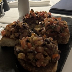 Antipasti - Bruschetta Mediterranea