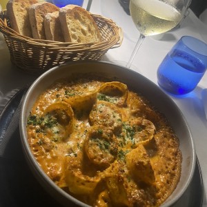TORTELLINI PASTICCIATI ALL' EMILIANA