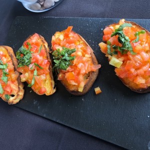 Bruchetas de Tomate