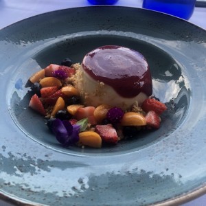 Panna cotta tropical